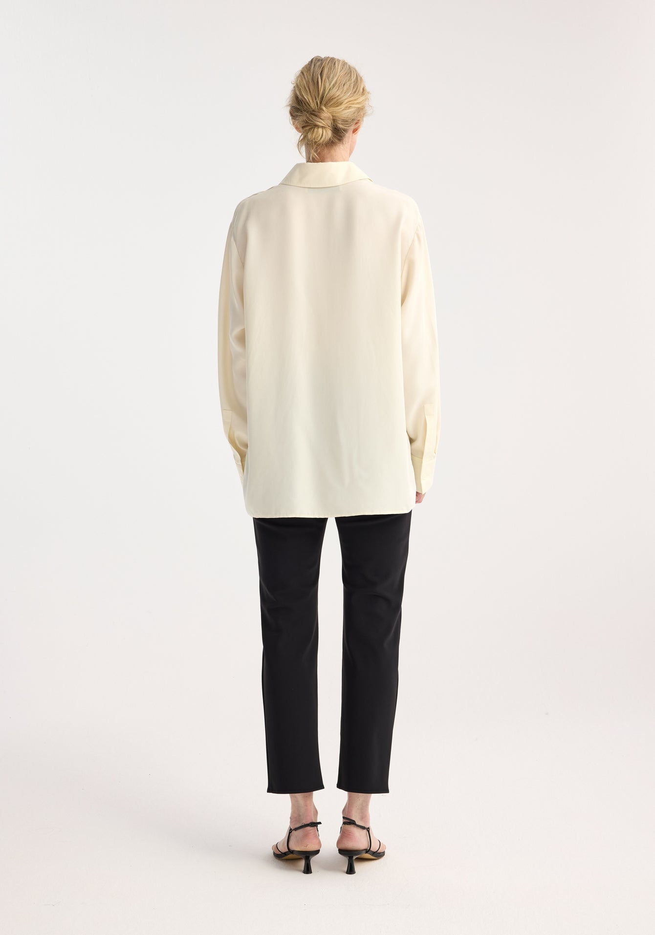 Signature Shirt in Washed Silk - Cream