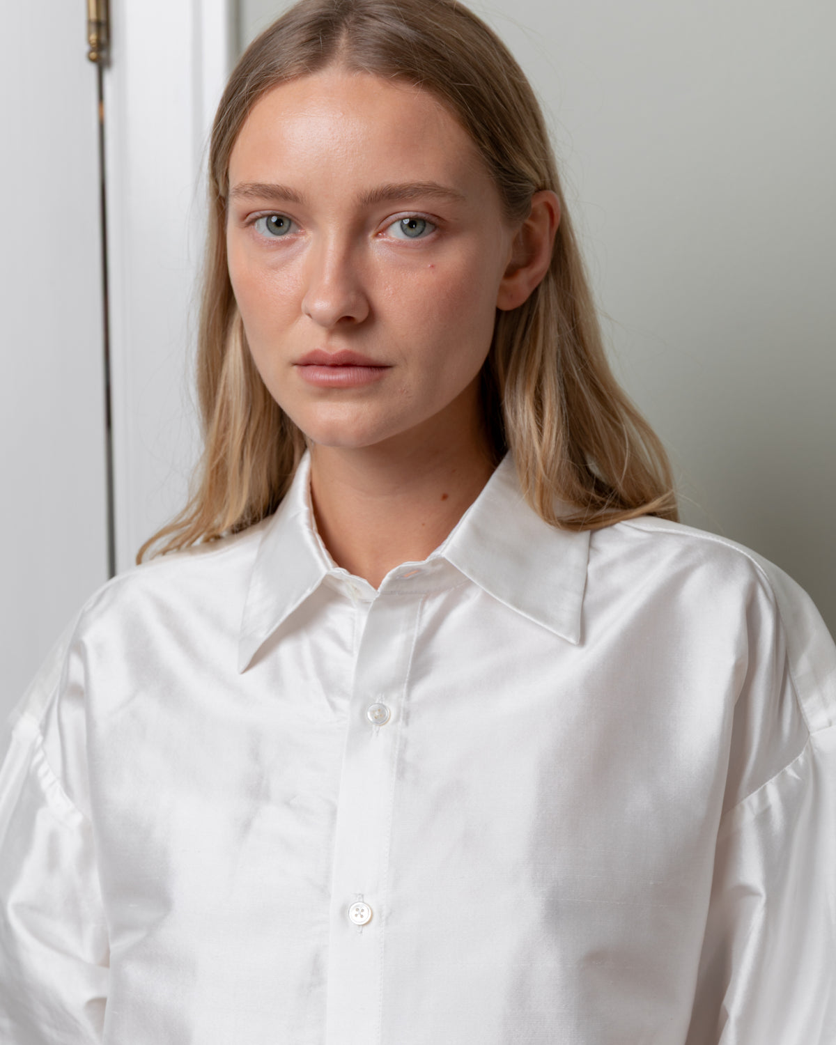 Lysander Solid - Ivory
