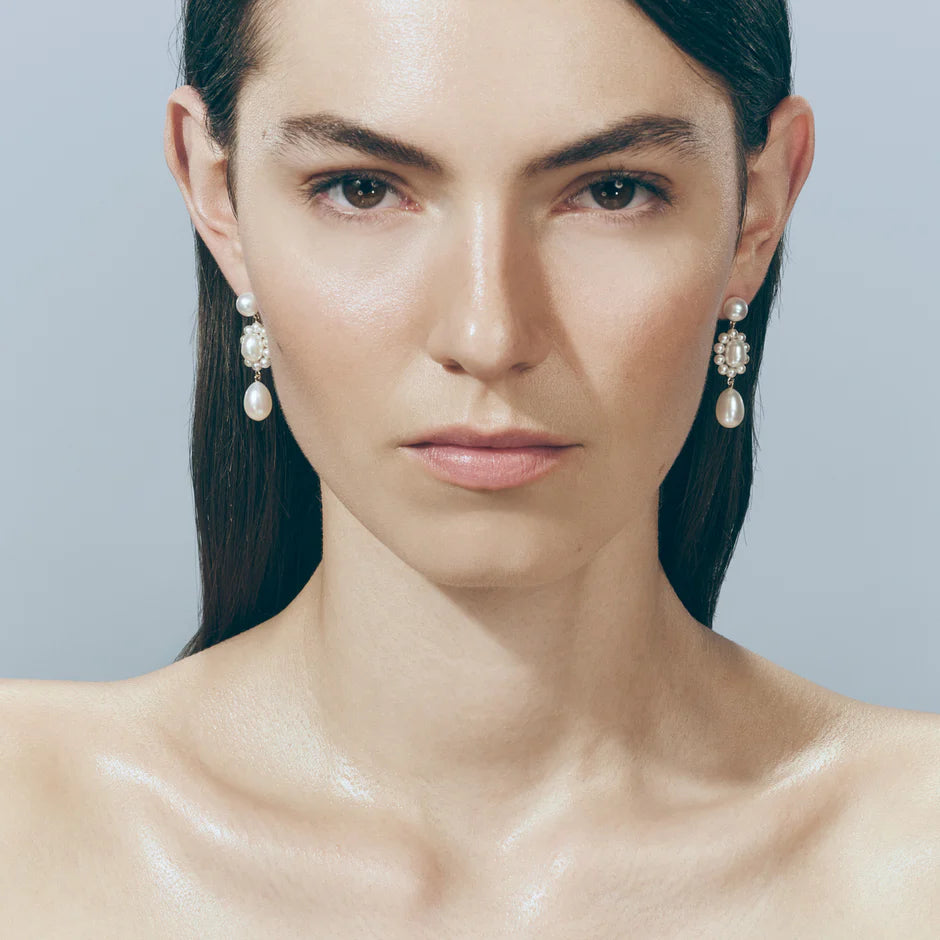 Amis Marguerite Earrings