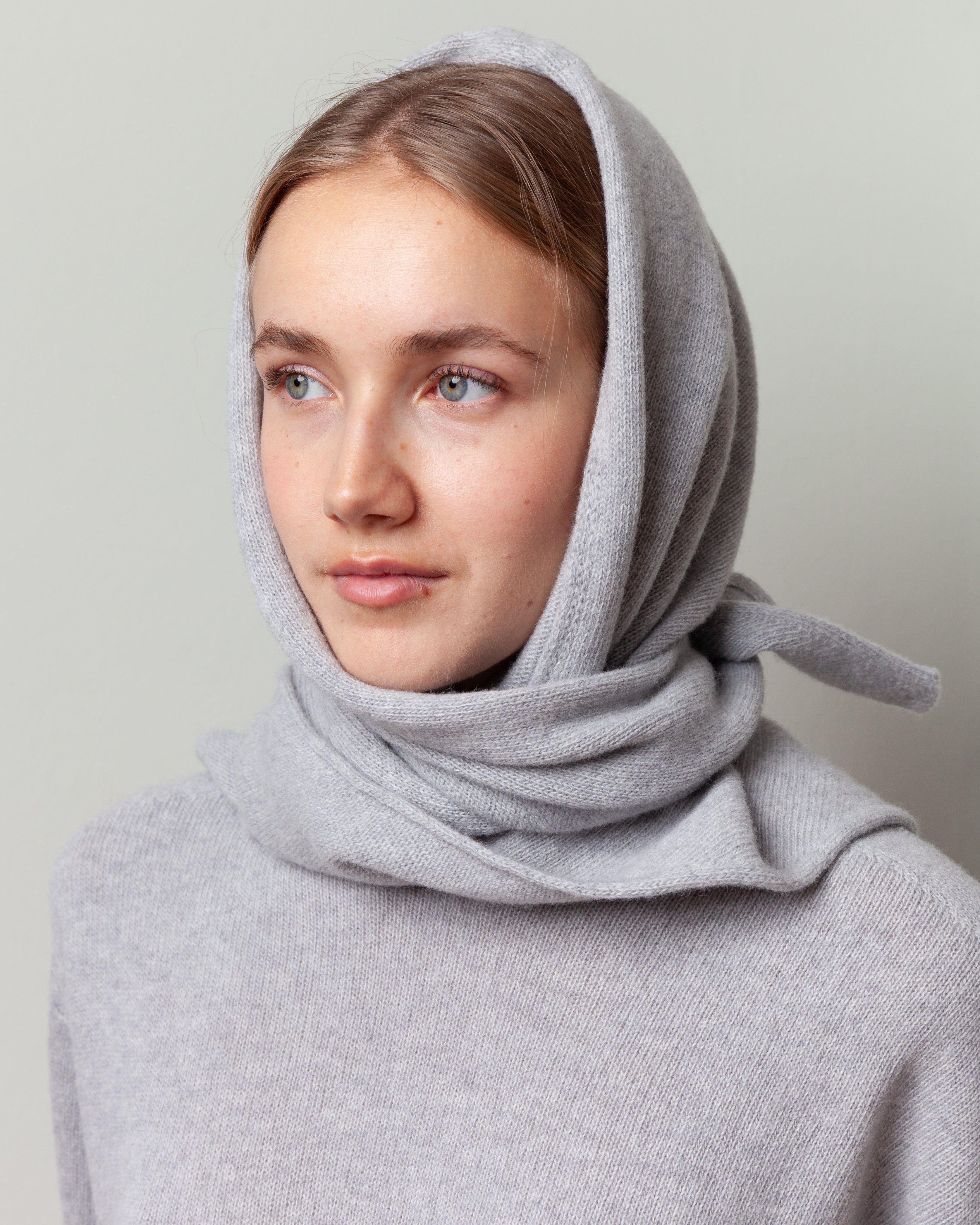 Marc Triangular Scarf - Light Grey