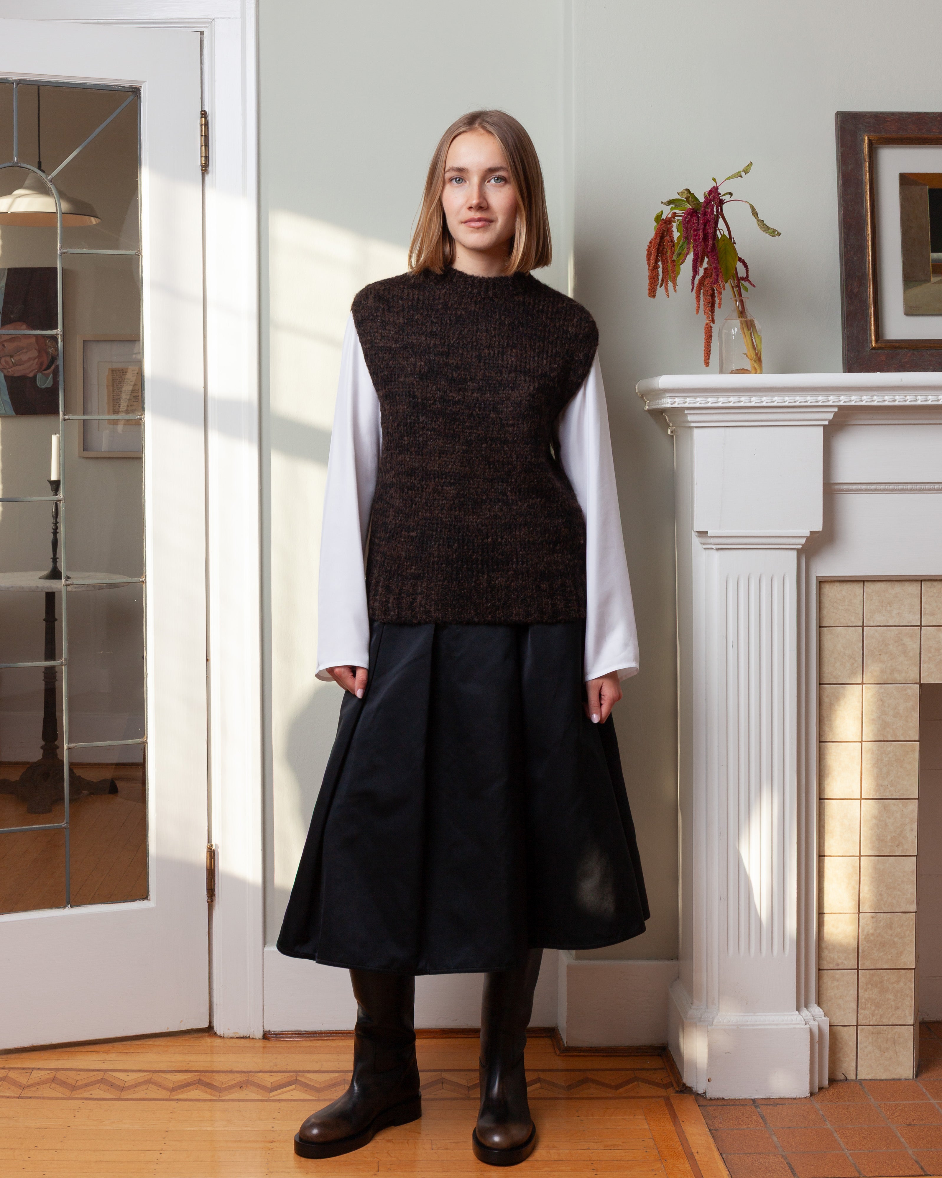 Round Neck Sleeveless Pullover - Dark Brown/Black