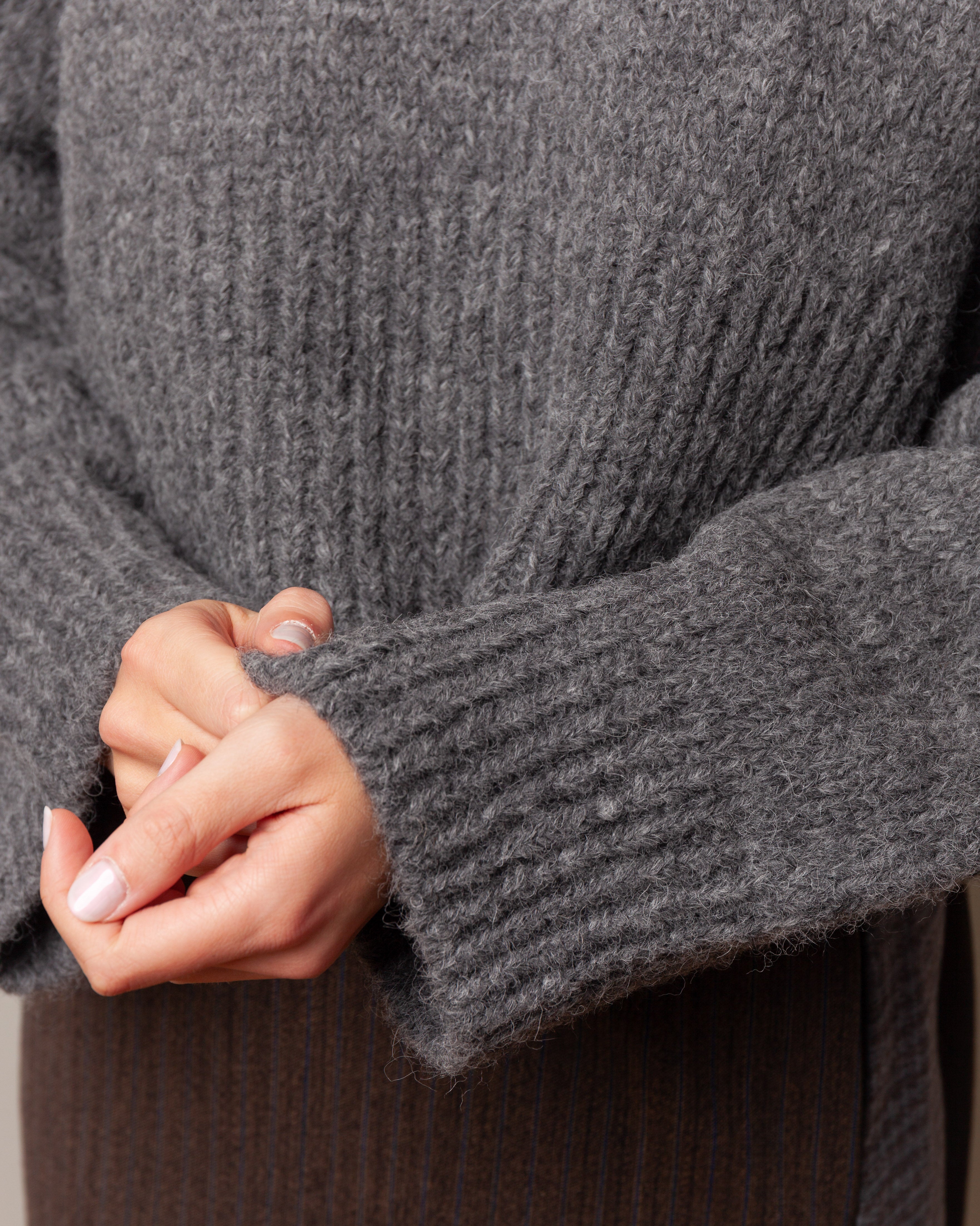 3 Threads Round Neck w/Rib L.S. Sweater - Dark Gray