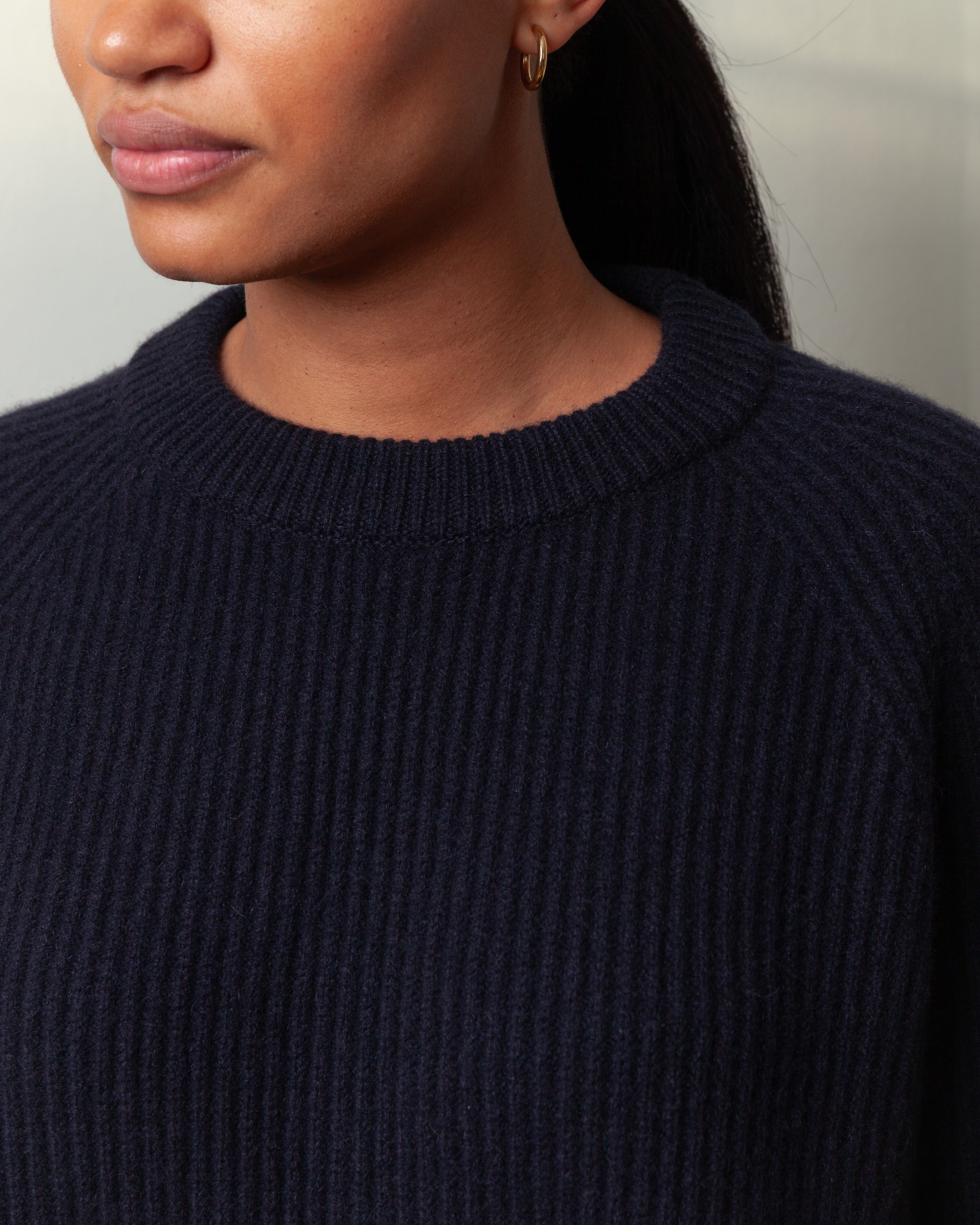 Crew Neck Ribbed Raglan Sweater - Midnight