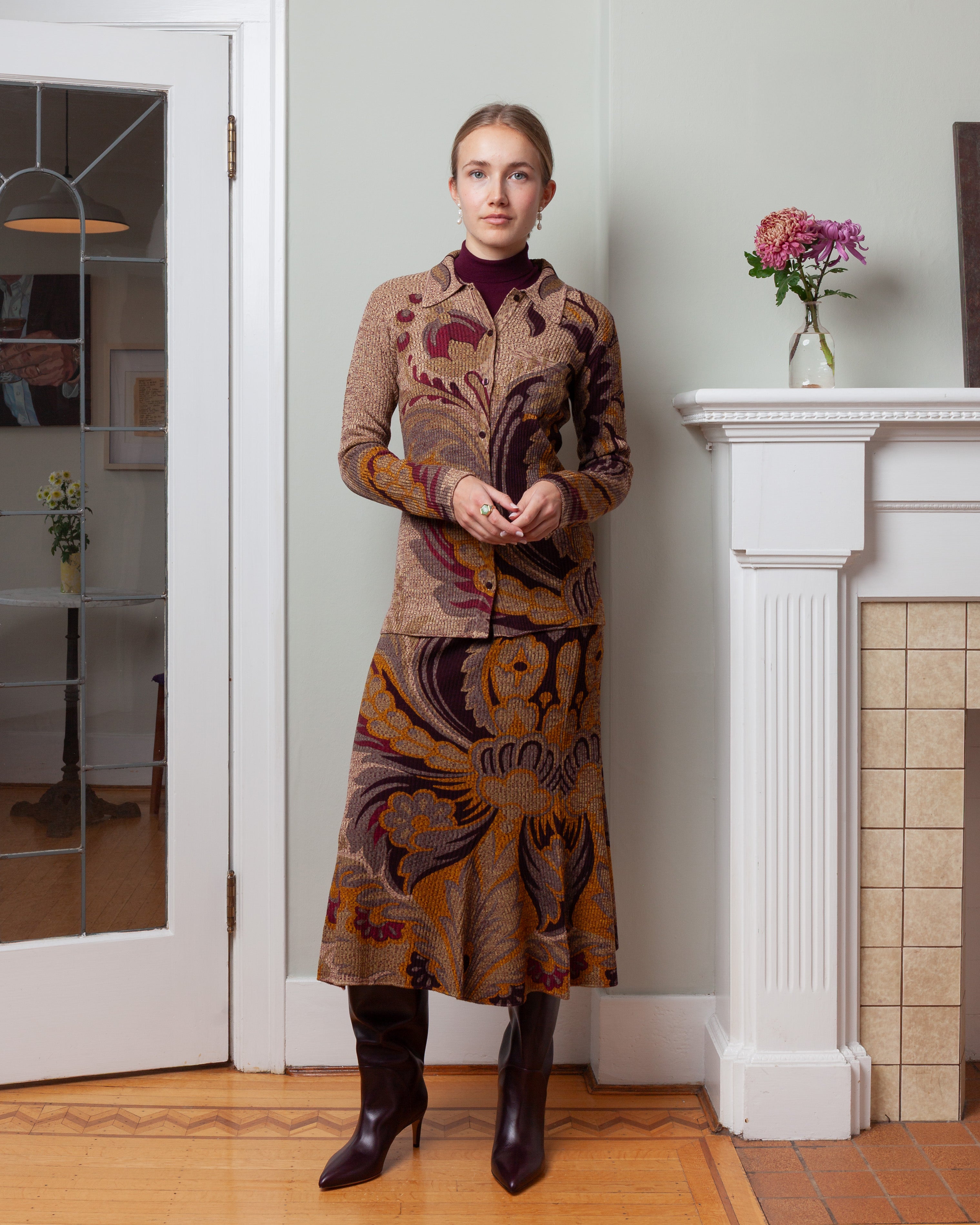 Ribbed Wool Cardigan w/Daffodil Motif - Brown/Multi