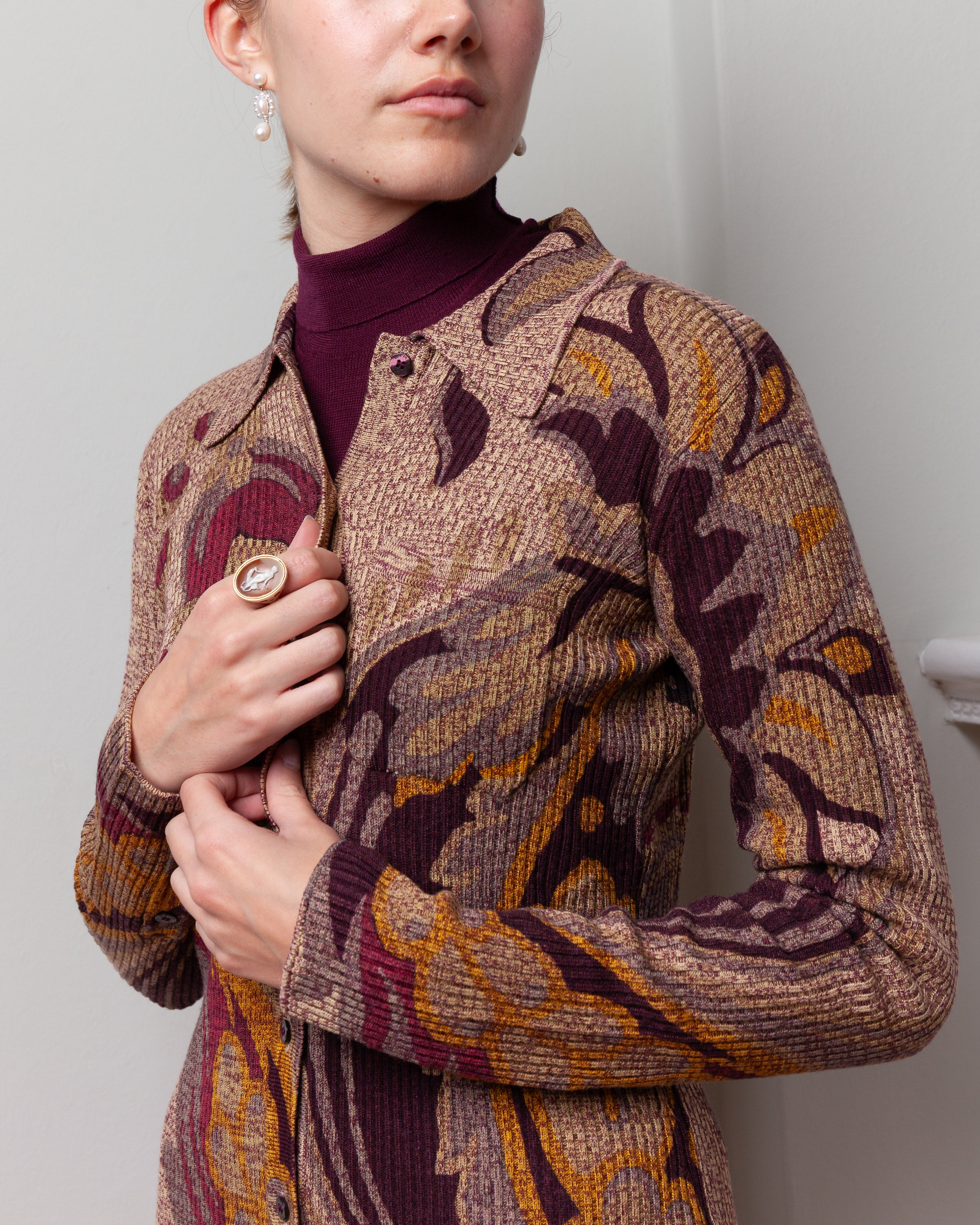 Ribbed Wool Cardigan w/Daffodil Motif - Brown/Multi
