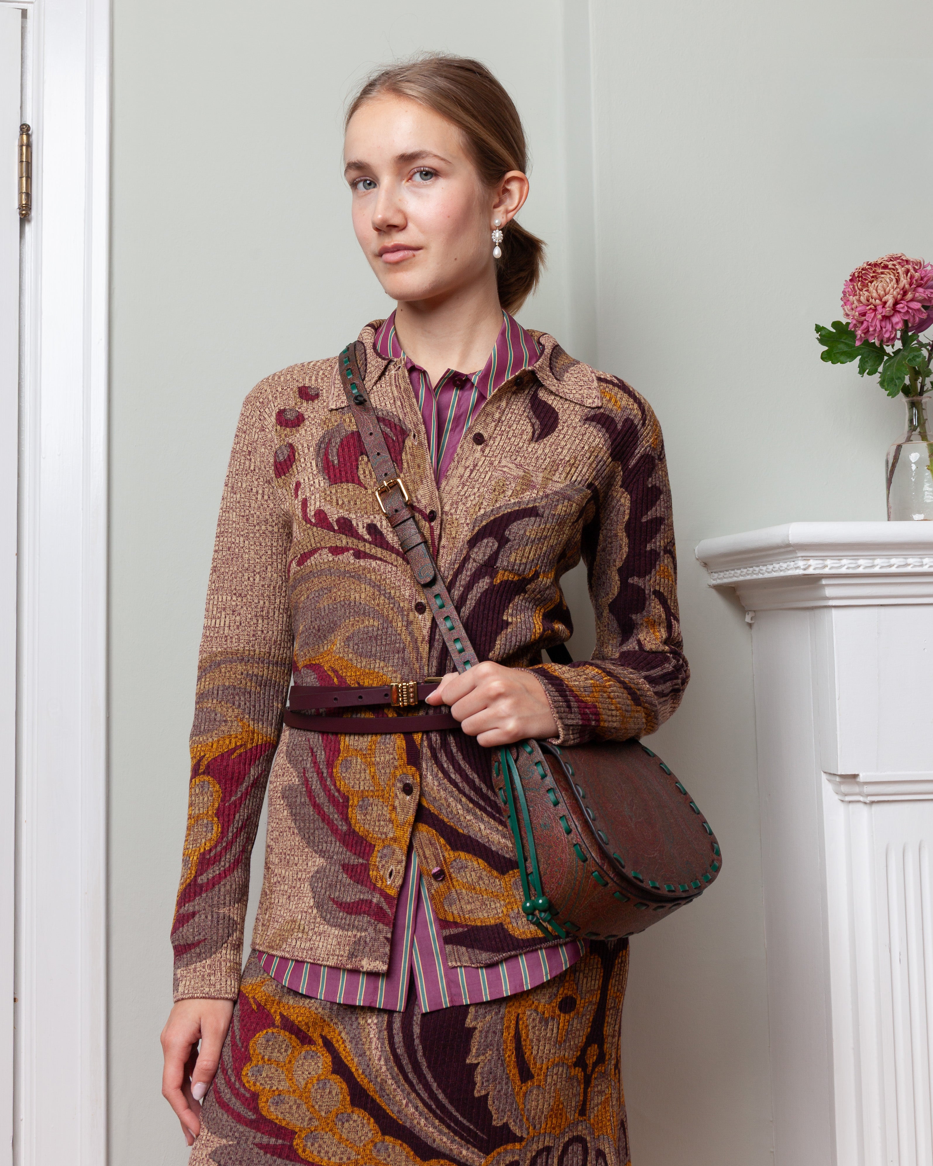 Ribbed Wool Cardigan w/Daffodil Motif - Brown/Multi
