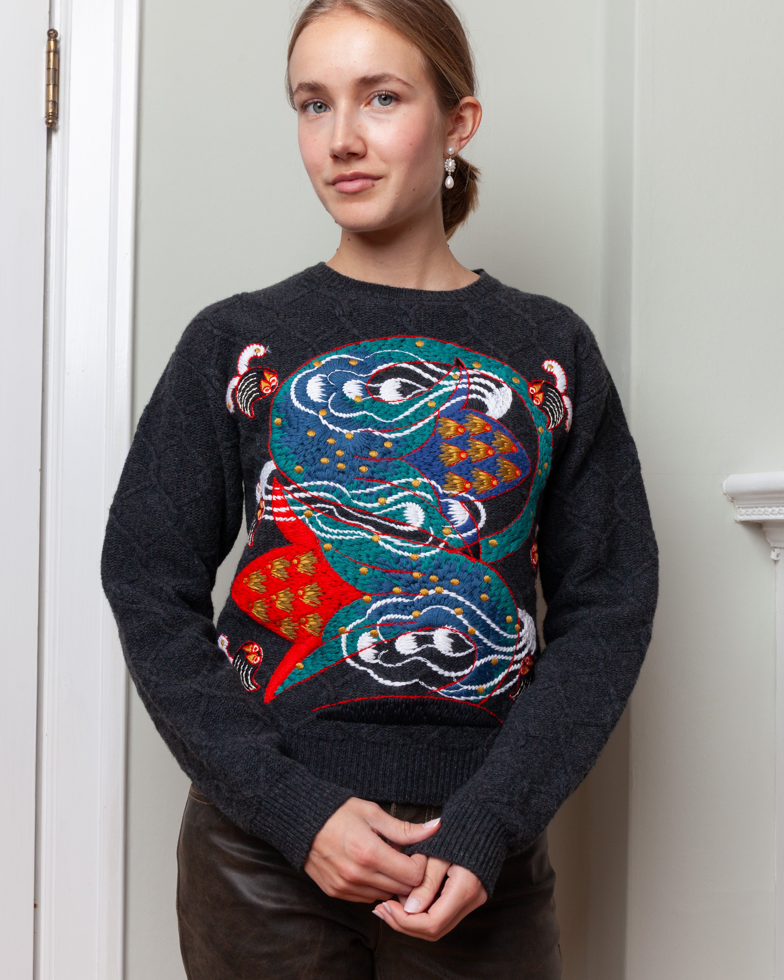 Wool Cropped Crewneck Sweater w/Embroidery - Dark Grey/Multi