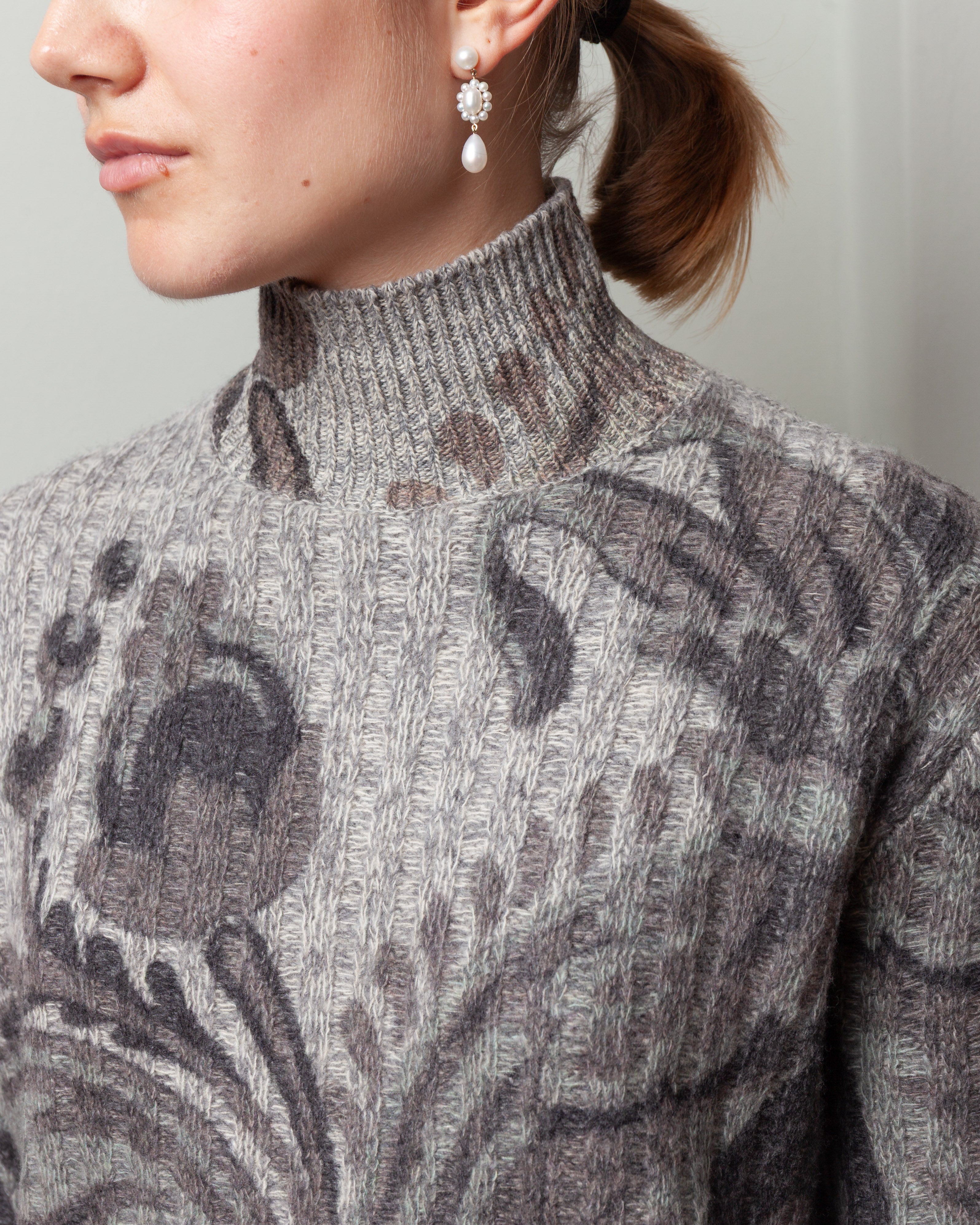 High-Neck Sweater - Grey/Brown