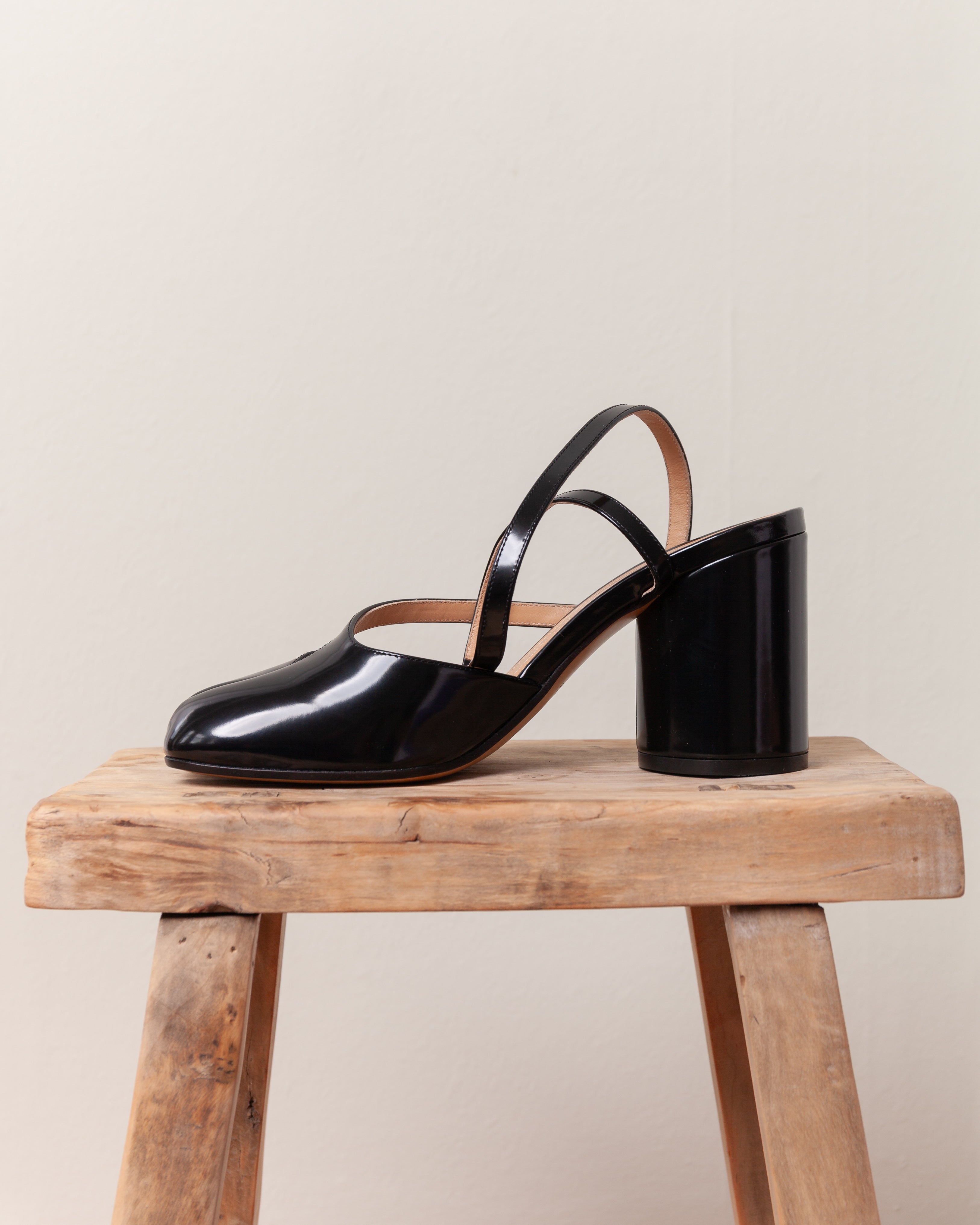 Maison Margiela-Tabi Sandal Pump - Black-Shoes-Boboli-Vancouver-Canada