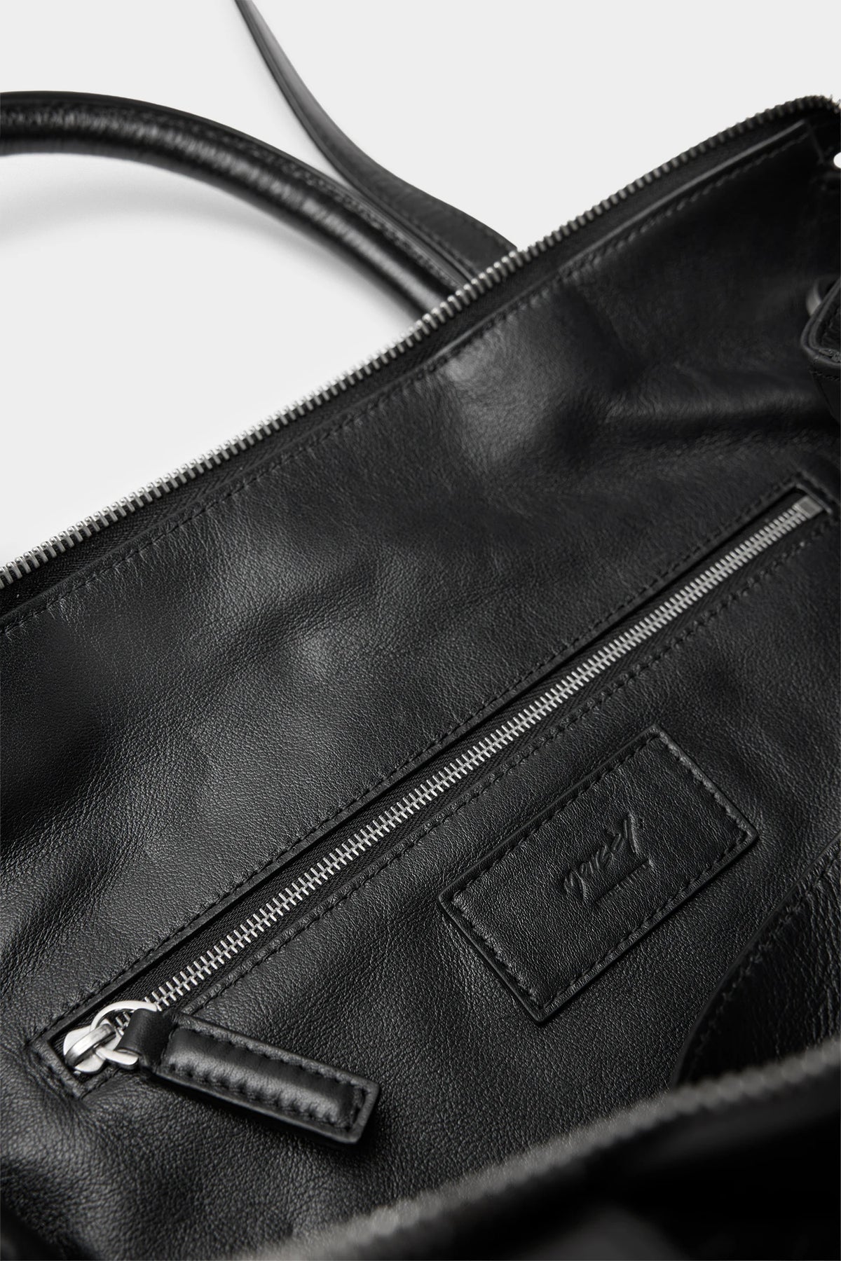 4 Dritta Leather Crossbody Bag - Black