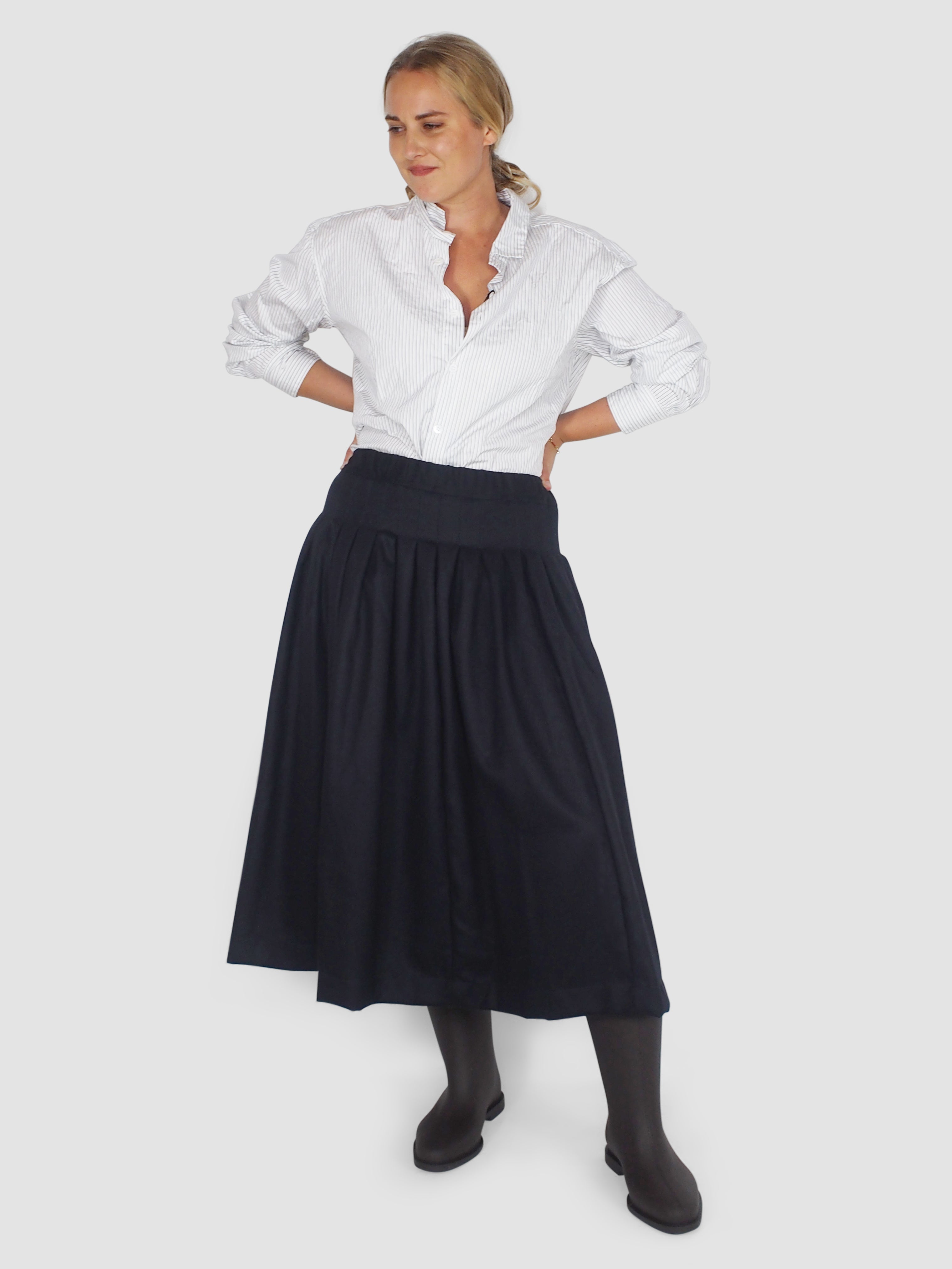 Farmer Skirt - Navy