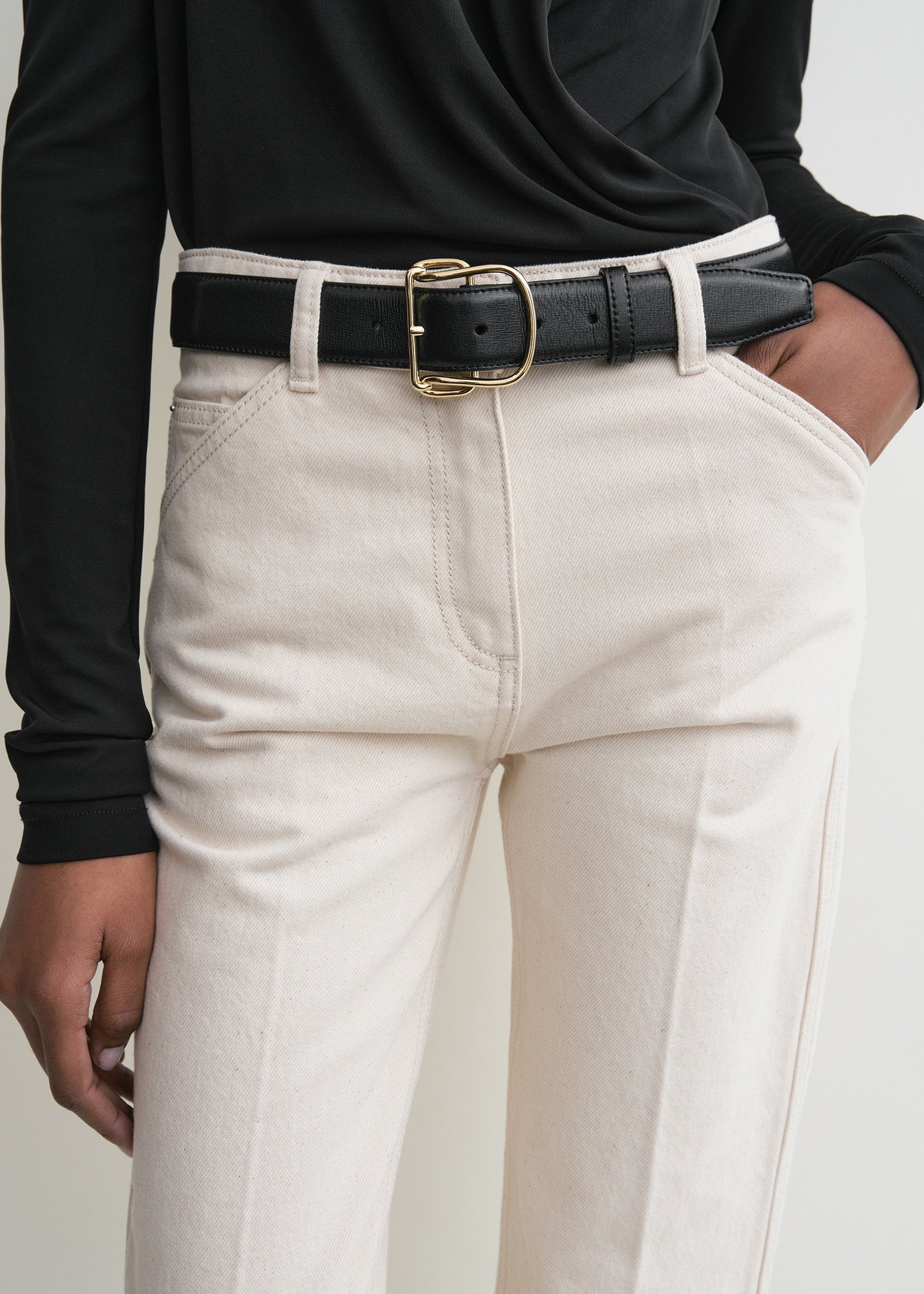 Totême-Swirl Leather Belt - Black-Belts-Boboli-Vancouver-Canada