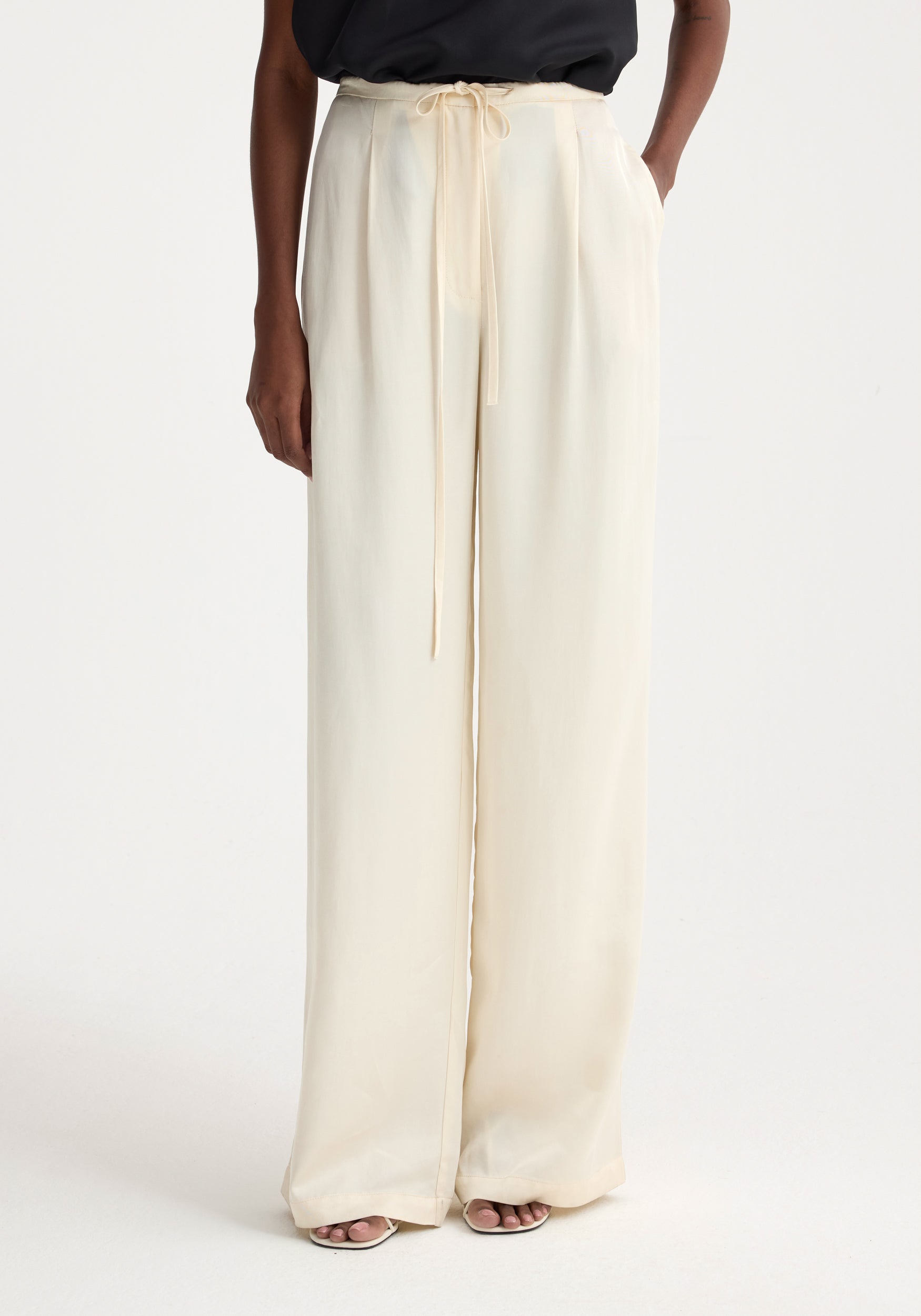 Relaxed Drawstring Trousers - Pearl