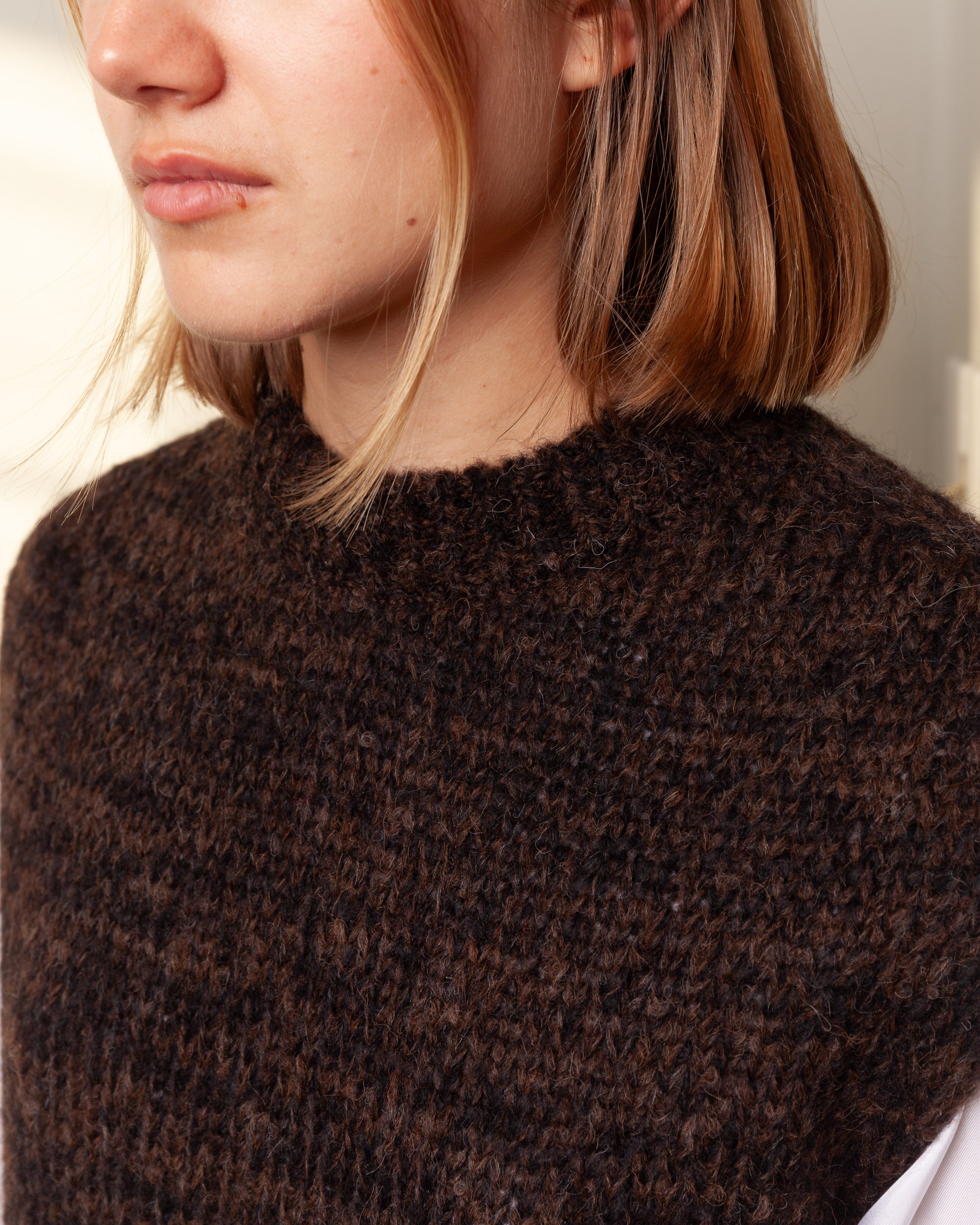 Round Neck Sleeveless Pullover - Dark Brown/Black