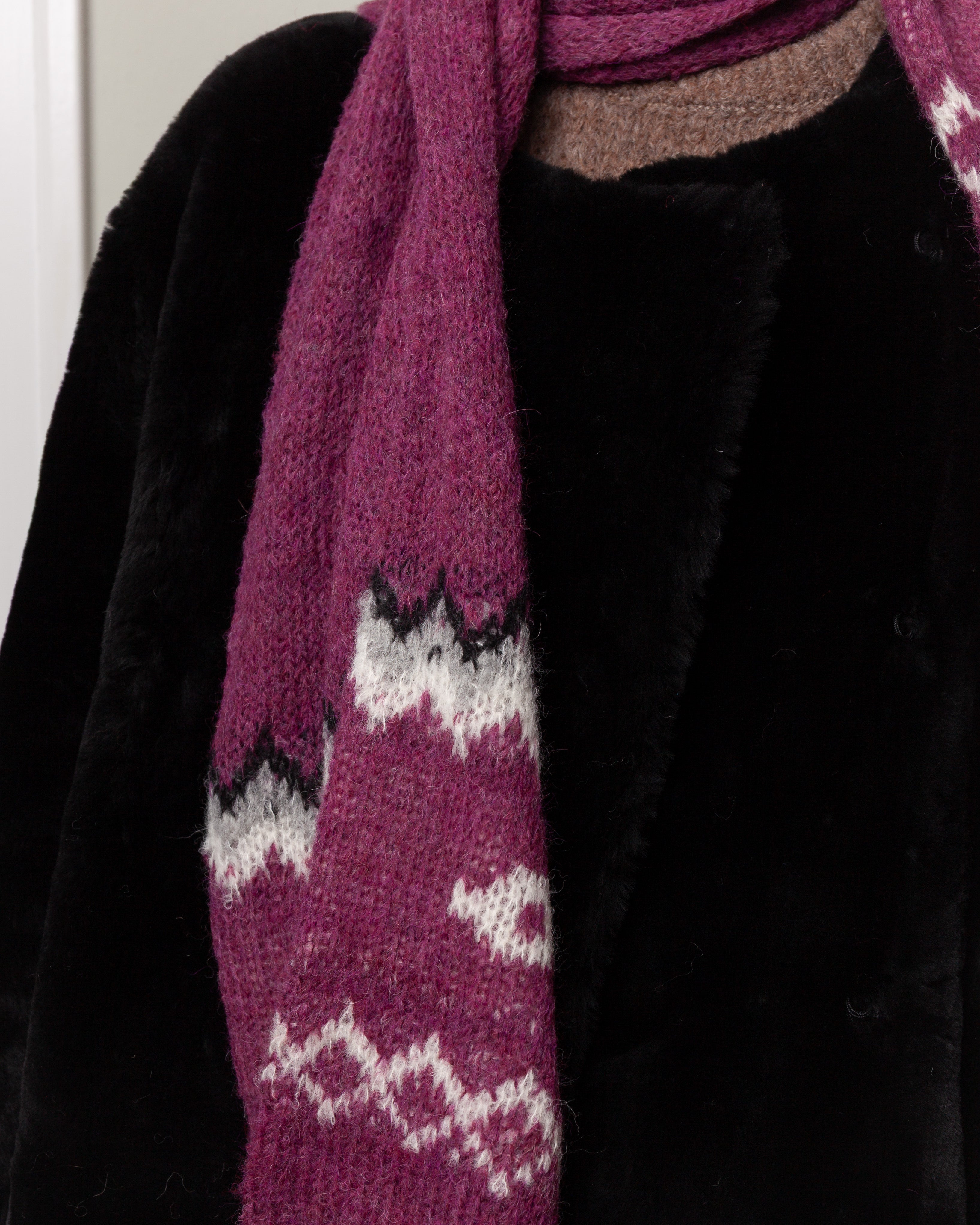 3 Threads Fairisle Bird Scarf - Fuchsia