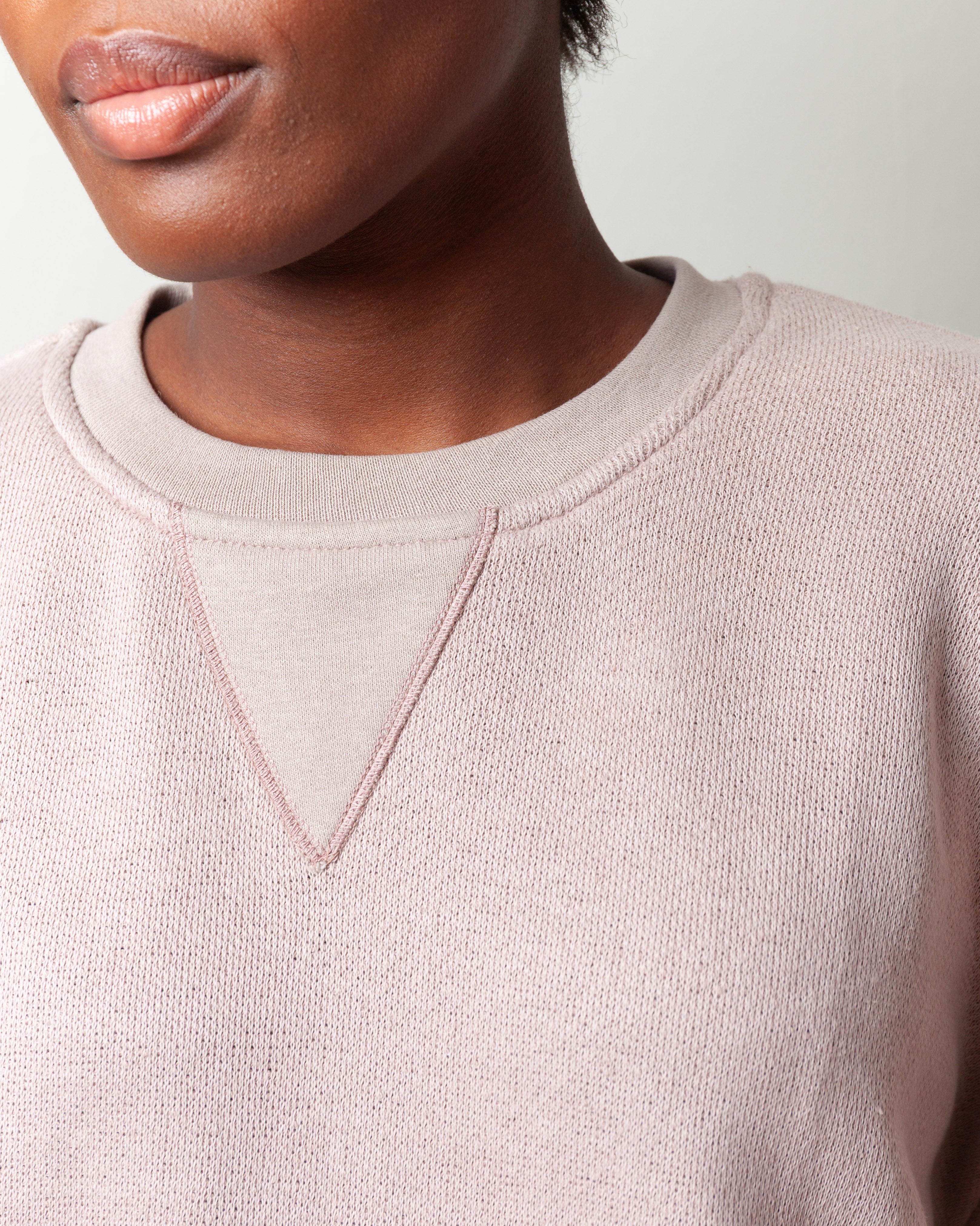 Crew Neck Raw 3/4 Sleeve Sweater - Gray