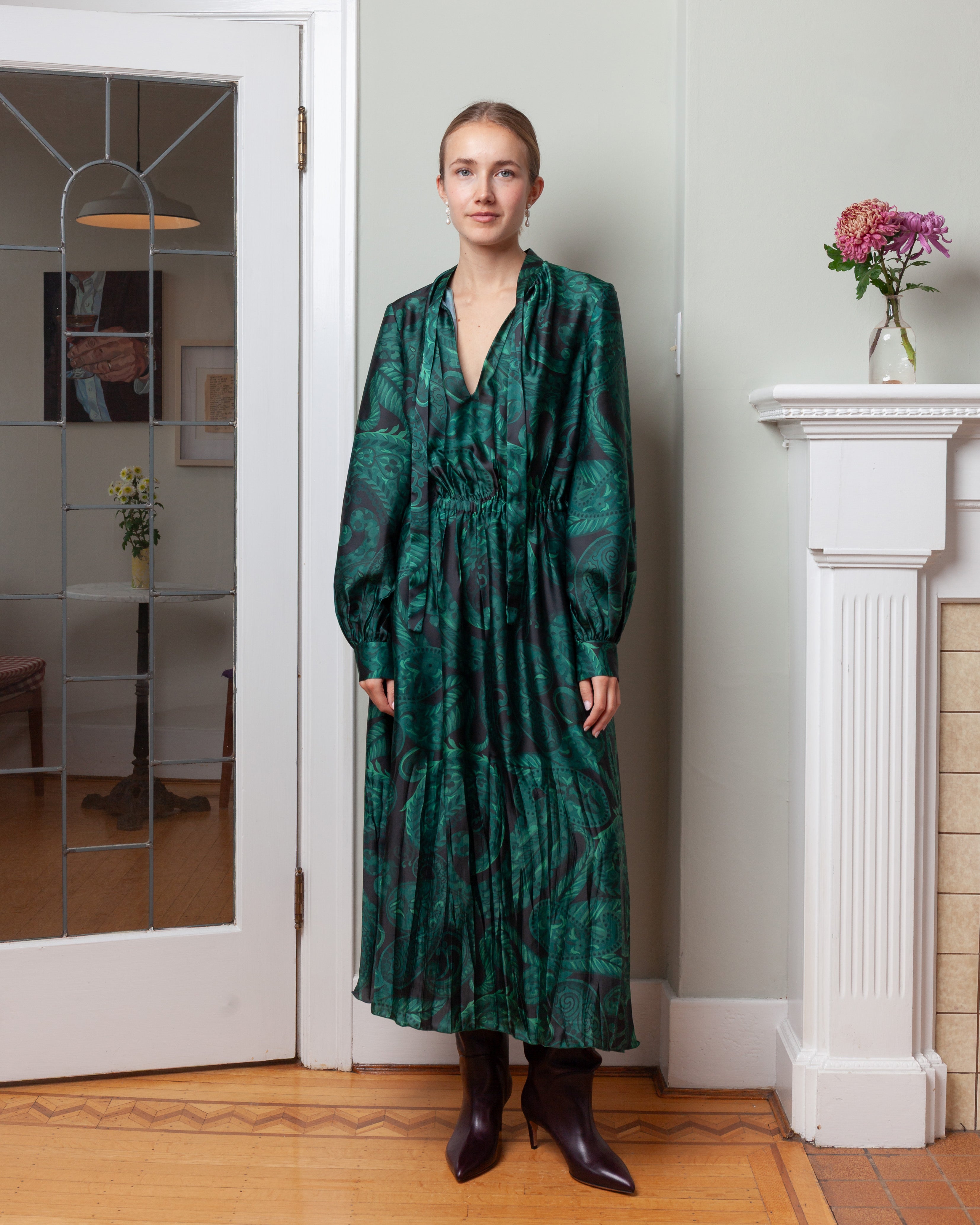 Midi Ruched Dress w/Necktie - Green