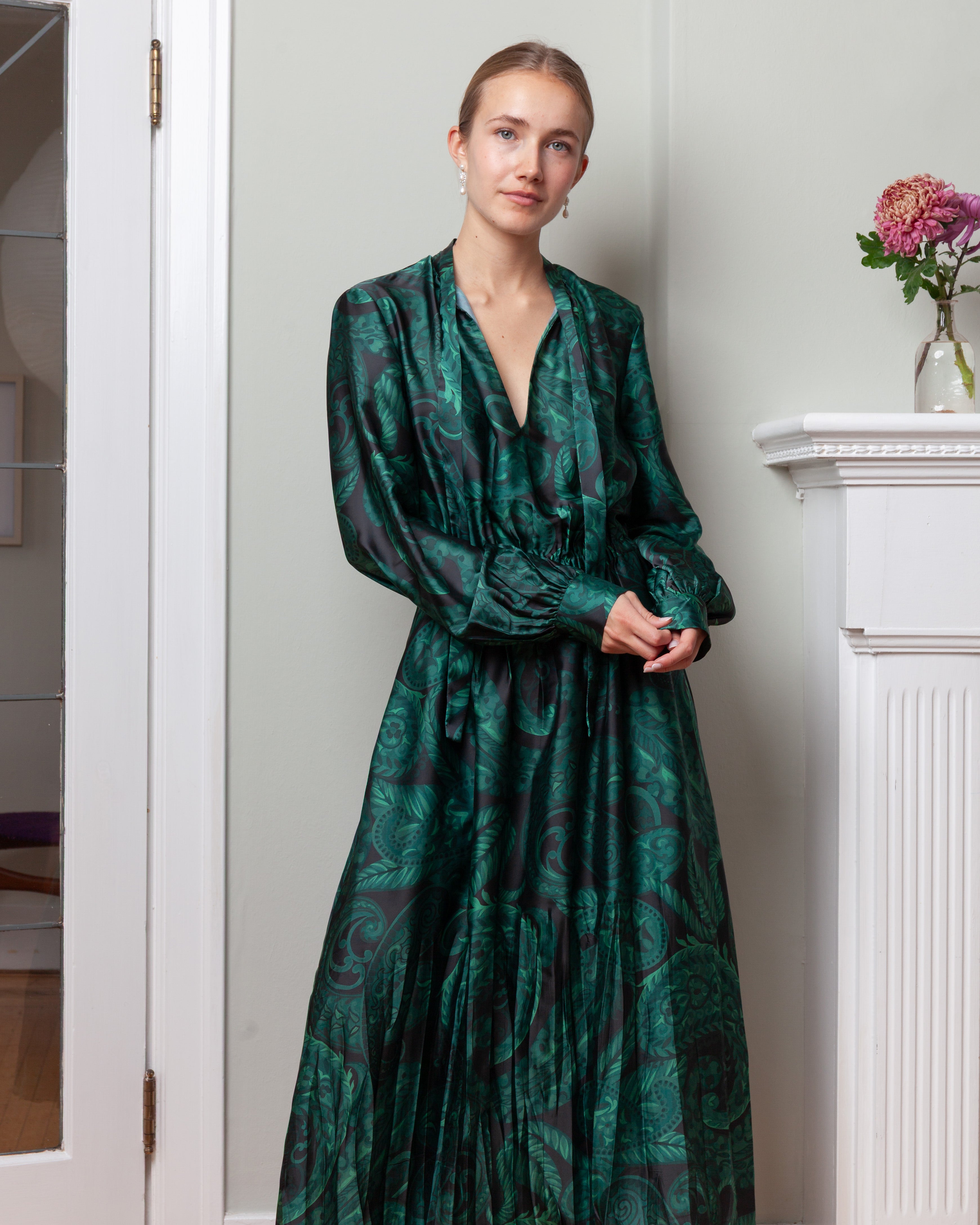 Midi Ruched Dress w/Necktie - Green