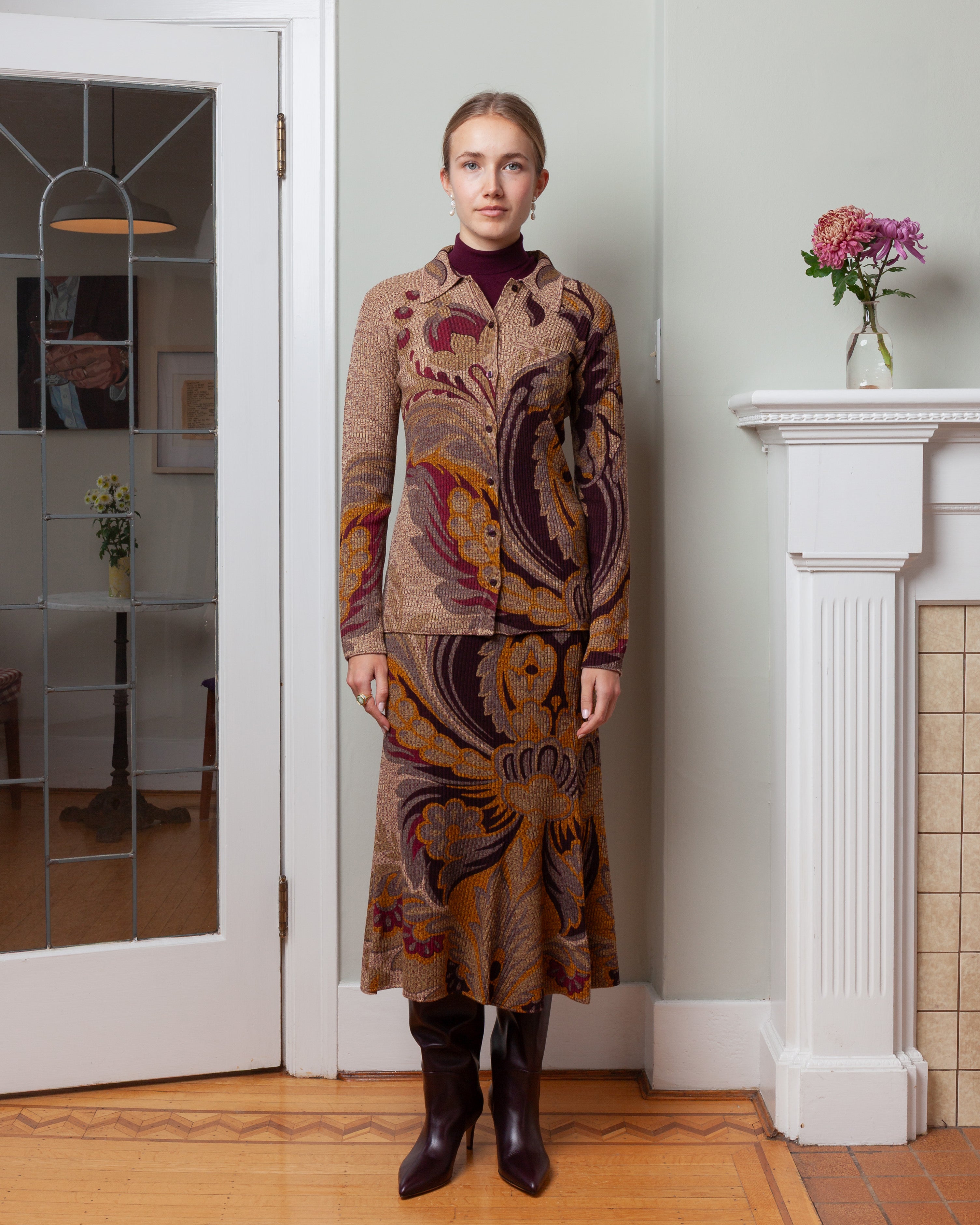 Ribbed Wool Cardigan w/Daffodil Motif - Brown/Multi