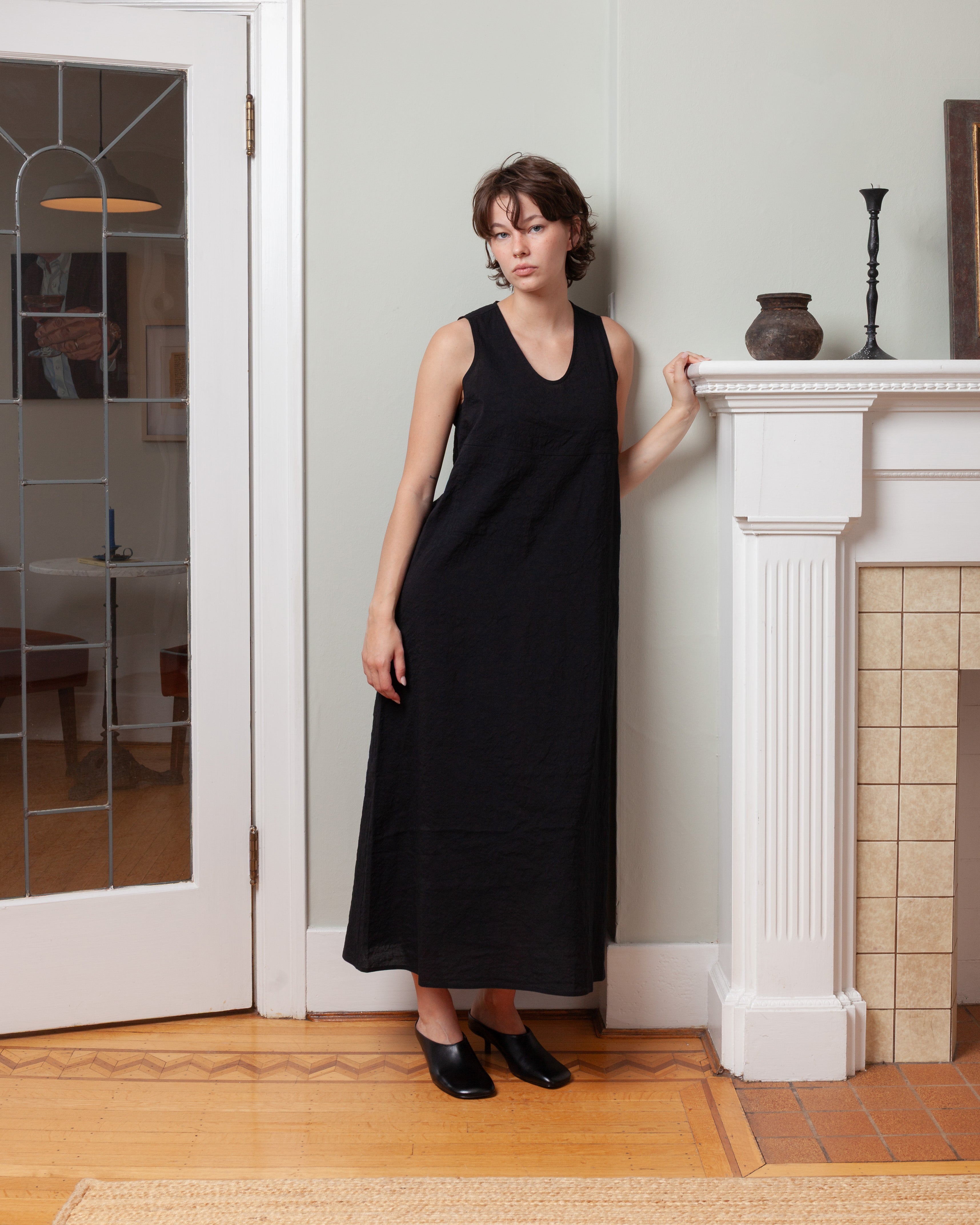 A Shape Sleeveless Dress - Black