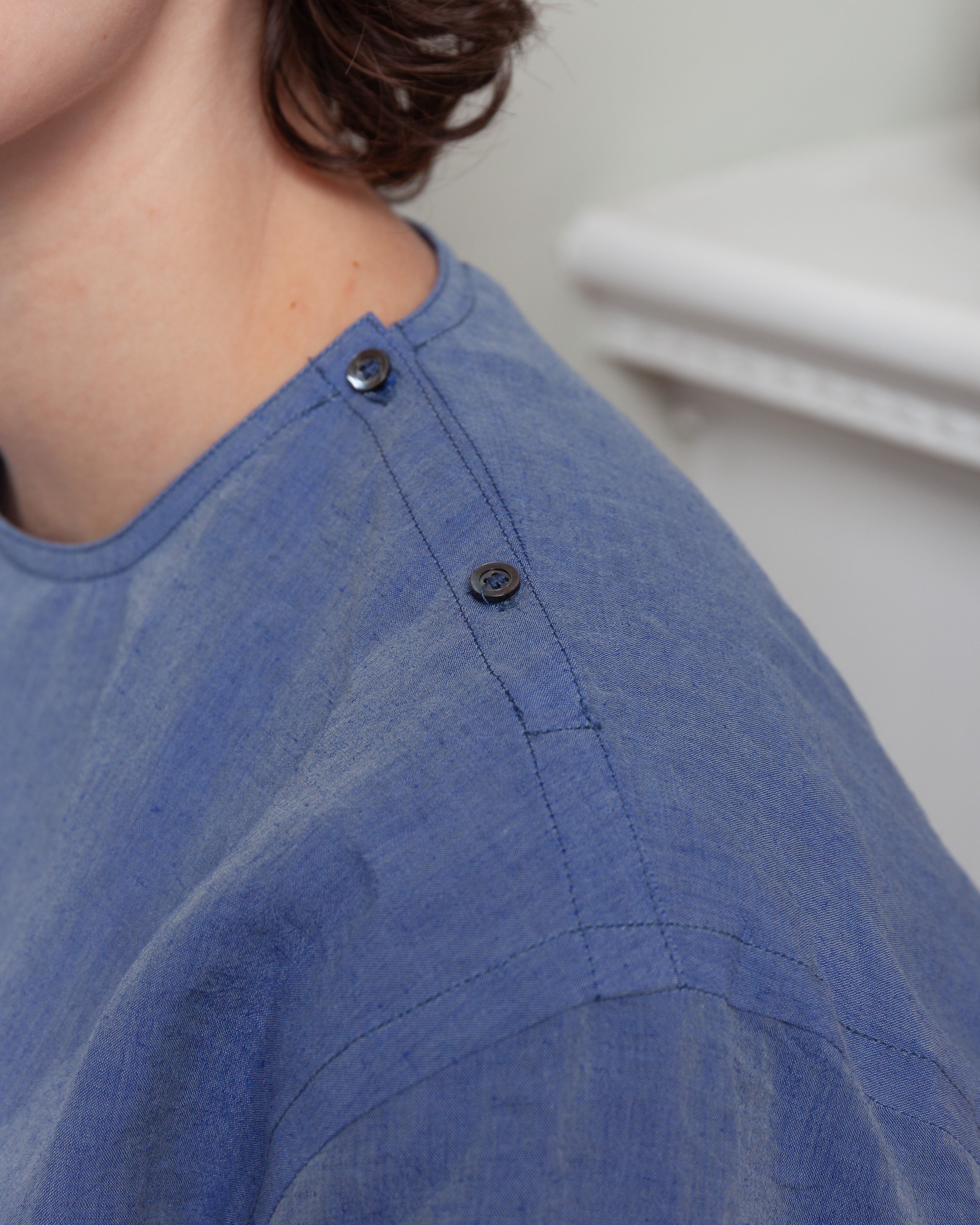 Long Sleeve Crewneck Shirt - Blue