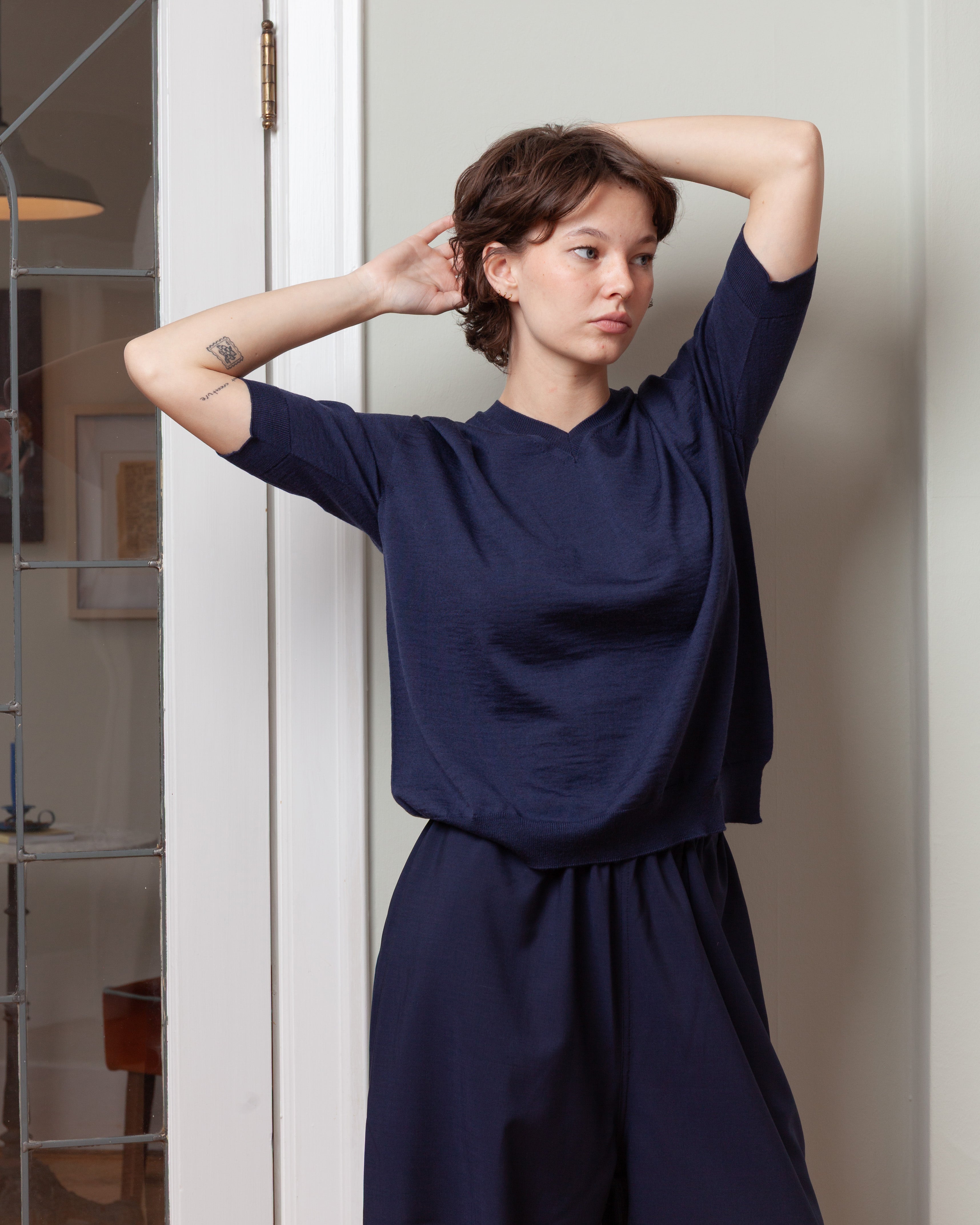 V Neck Pullover Short Sleeve Top - Midnight
