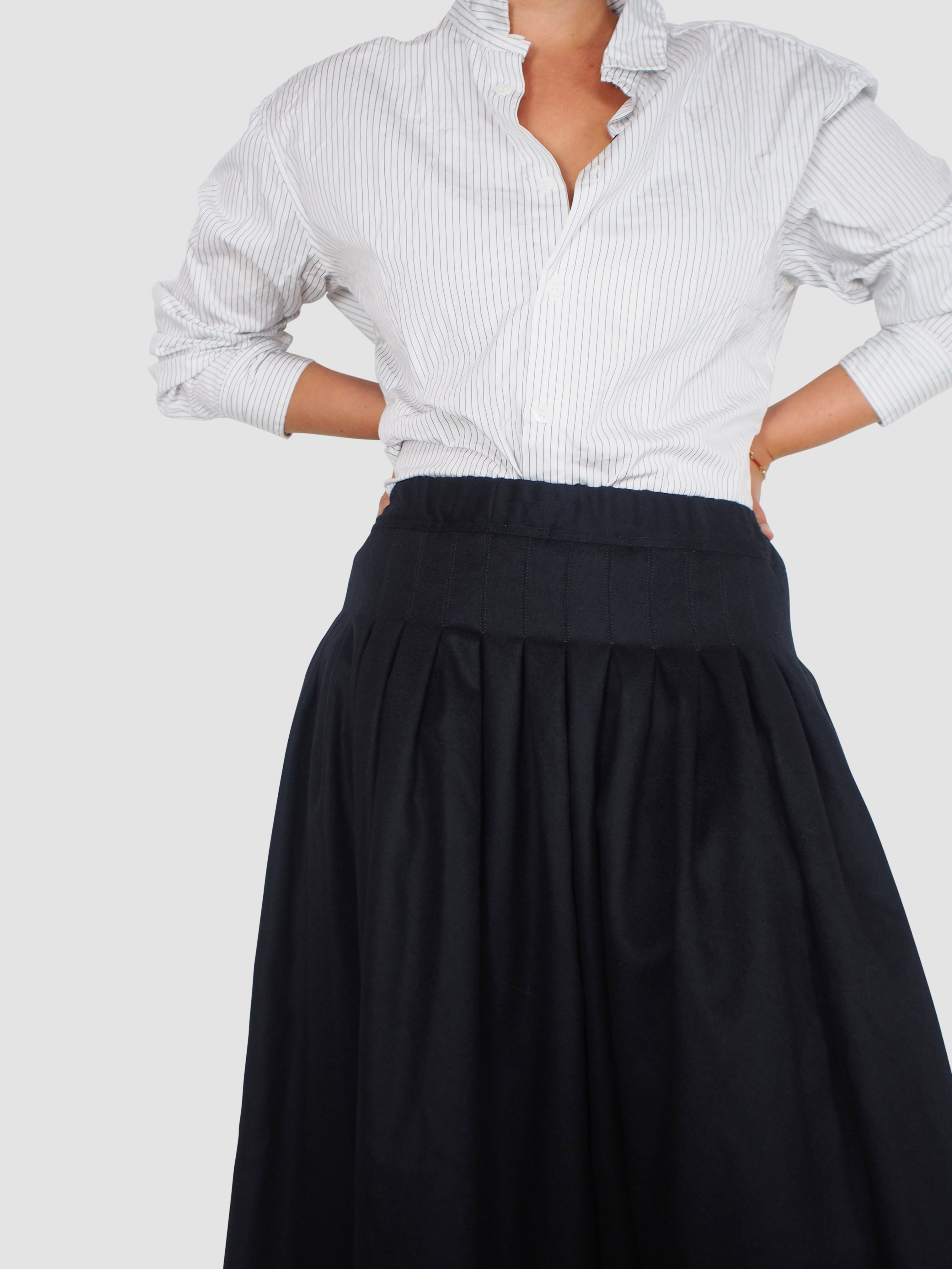 Farmer Skirt - Navy